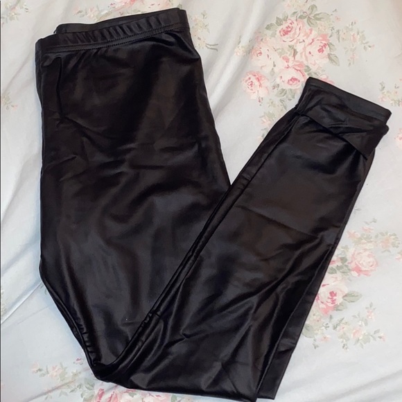 BDG Cuffed Faux Leather Leggings - Picture 2 of 3